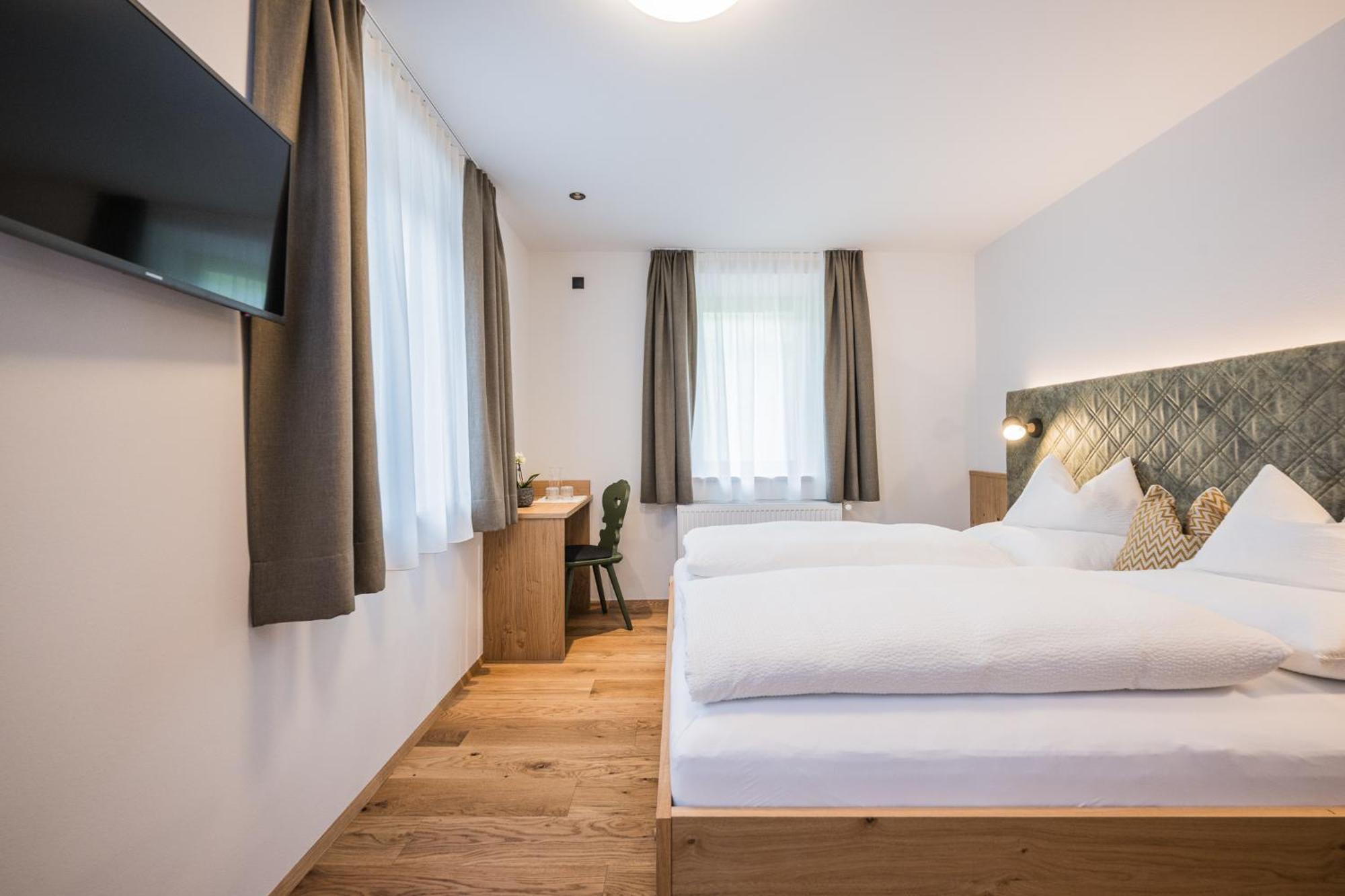 Gasthof Albergo Dolomiten Braies  Exteriér fotografie