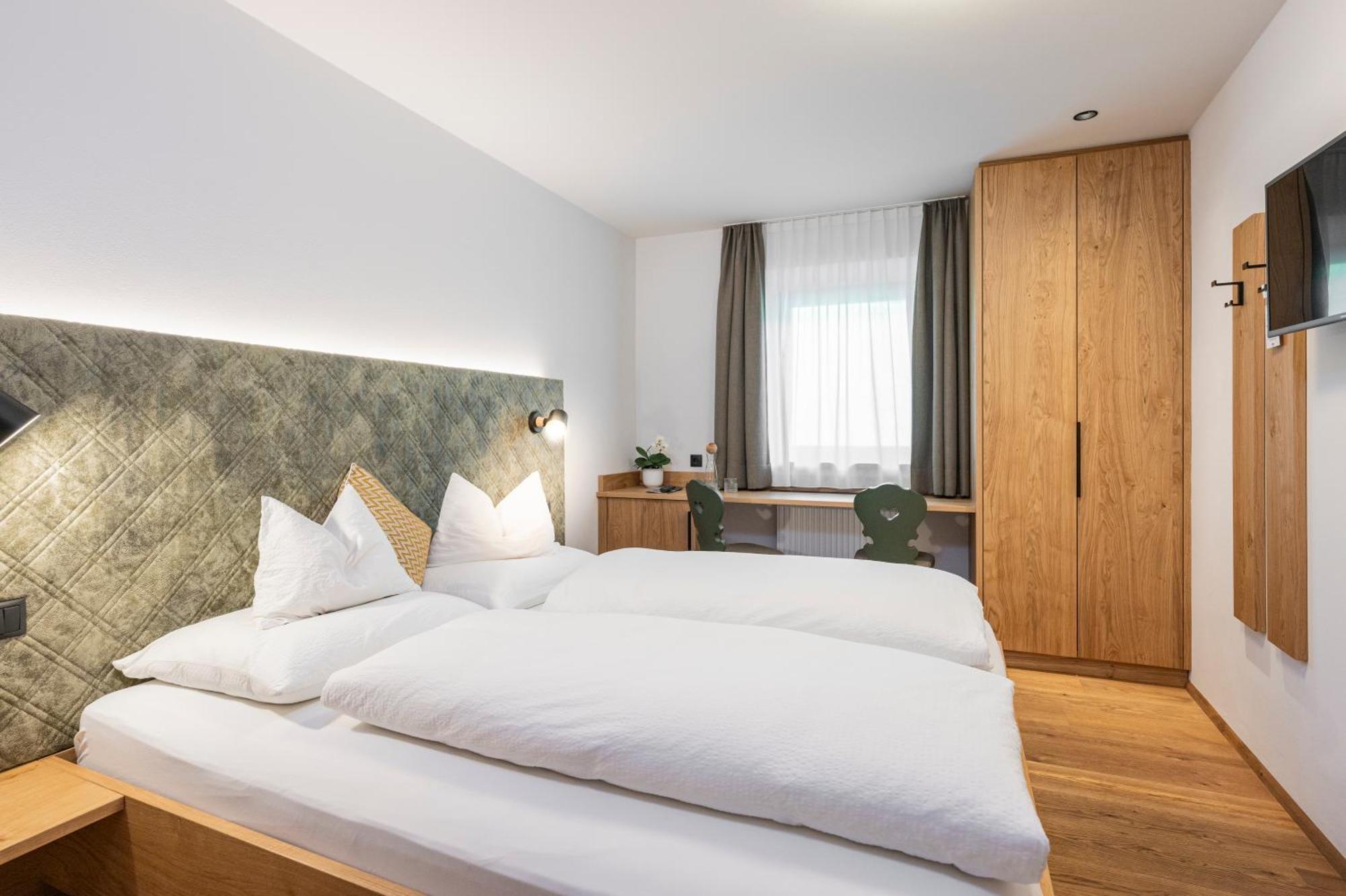 Gasthof Albergo Dolomiten Braies  Exteriér fotografie